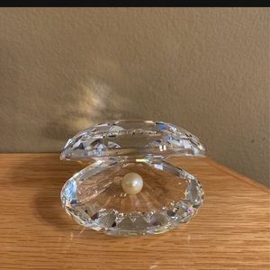 Swarovski Silver Crystal Open Shell with Pearl